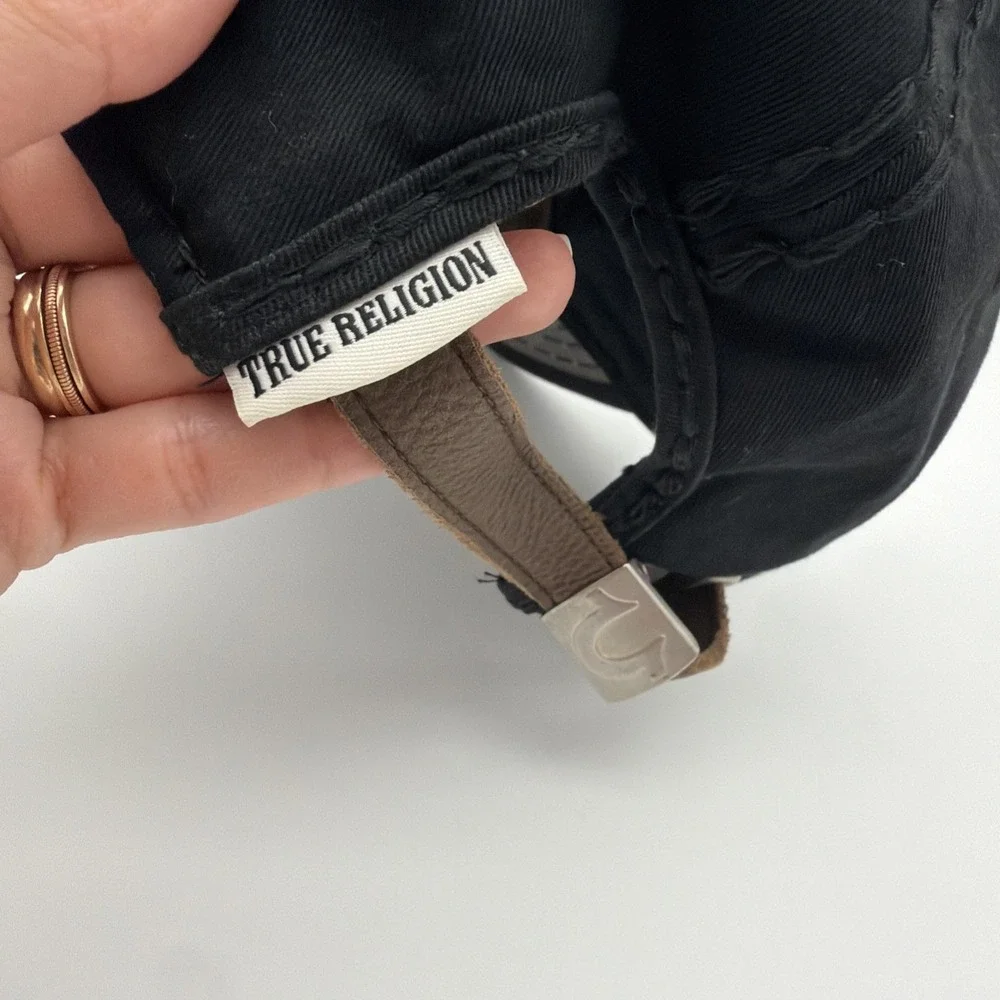 True Religion Hat Cap Mens One Size Black Horseshoe Drip Logo Leather Strapback
